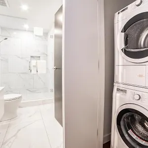 Award-winning One-bedroom At Telus Sky Appartement Calgary