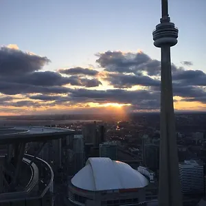 Ihost Suites Ice Appartement Toronto