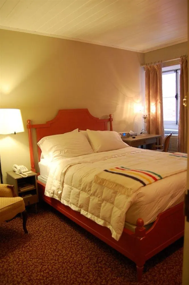 Auberge Place D'Armes Quebec City Canada